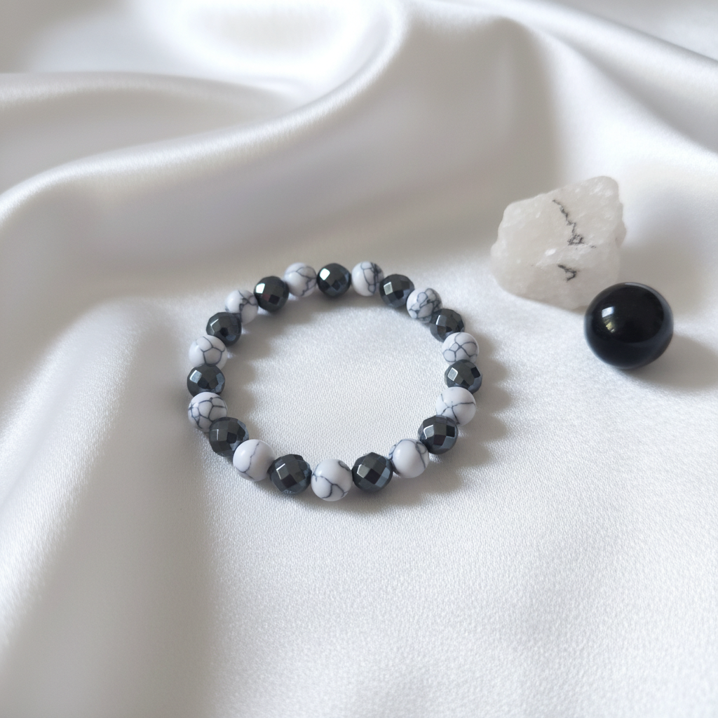 Pulseira Howlite & Hematite — Cetim Branco